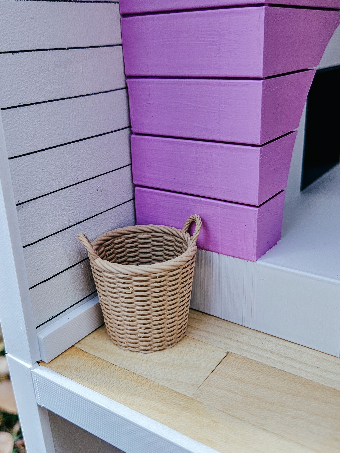 Dollhouse Miniature Wicker Basket, Faux Stained Dollhouse Basket, Mini Decor, Dollhouse Accessories, 1:12 Scale