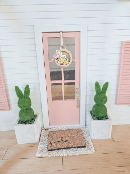 Dollhouse Miniature Hanging Basket with or without Flowers, Faux Stained Wicker Dollhouse Basket, Mini Decor, 1:12 Scale