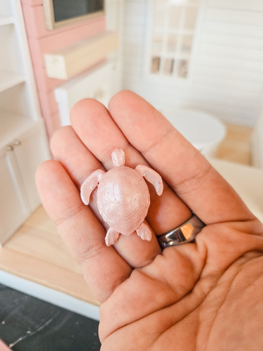 Dollhouse Miniature Turtle, 1:12 Scale Miniature Beach Decor, Mini Beach Decor, Dollhouse Decorations, Dollhouse Decor, Mini Decor