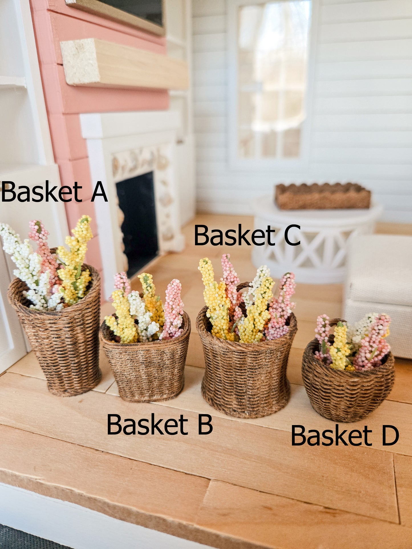 Dollhouse Miniature Wicker Basket with or without Flowers, Faux Stained Dollhouse Basket, Mini Decor, Dollhouse Accessories, 1:12 Scale