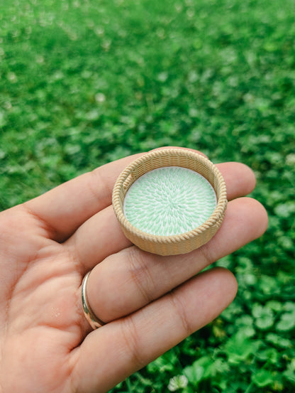Dollhouse Miniature Faux Wicker Tray, Dollhouse Basket, Mini Decor, Dollhouse Accessories, Mini Scalloped Basket, 1:12 Scale