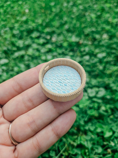 Dollhouse Miniature Faux Wicker Tray, Dollhouse Basket, Mini Decor, Dollhouse Accessories, Mini Scalloped Basket, 1:12 Scale