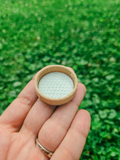 Dollhouse Miniature Faux Wicker Tray, Dollhouse Basket, Mini Decor, Dollhouse Accessories, Mini Scalloped Basket, 1:12 Scale