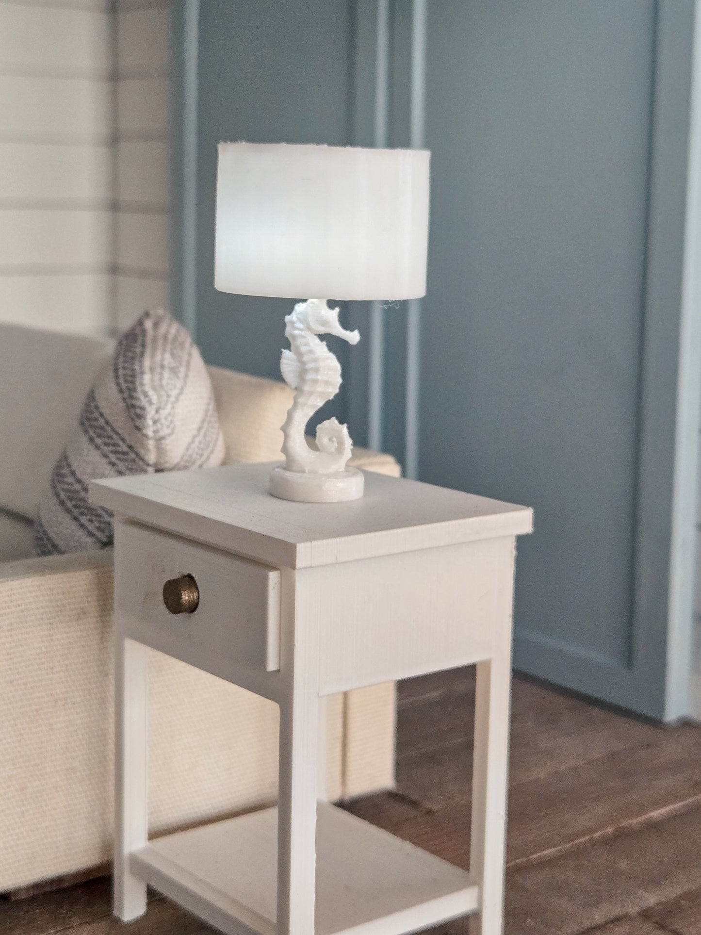 Dollhouse Miniature Lamp, 1:12 Scale Miniature Seahorse, Mini Light, Dollhouse Lamp, Dollhouse Light, Dollhouse Decor, Mini Decor