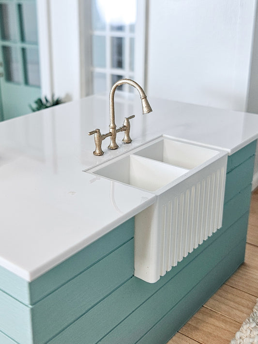 Dollhouse Miniature Kitchen Faucet, 1:12 Scale, Mini Kitchen Faucet