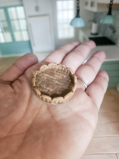 Dollhouse Miniature Scalloped Tray, Faux Stained Dollhouse Basket, Mini Decor, Dollhouse Accessories, Mini Scalloped Basket, 1:12 Scale