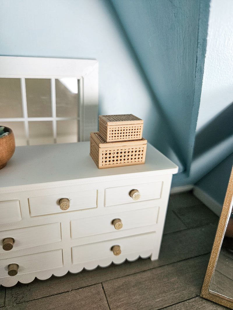 Dollhouse Miniature Rattan Boxes with Opening Lids, Dollhouse Stacking Boxes, Mini Decor, Dollhouse Accessories, Mini Box, 1:12 Scale